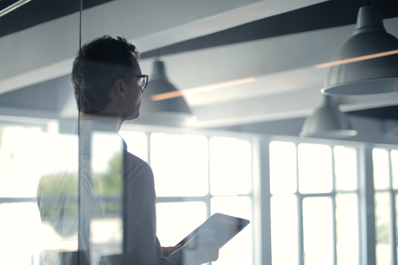 Amid Death Threats, Los Angeles CEO Security Costs Questioned – C-Suite Protection
