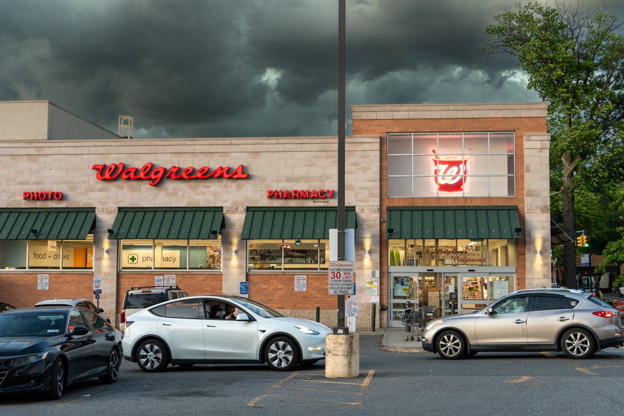 Walgreens Shooting Tied to Suspect’s Grudge Against Pharmacies